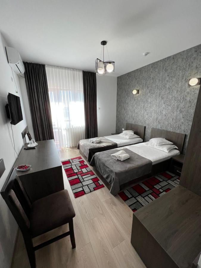 Motel Infinit Târgu Jiu Exterior foto